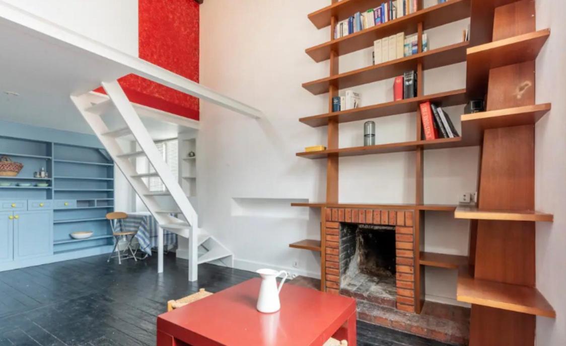 In The Pantheon District Appartement